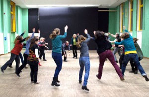 Theater- und Spielberatung Workshops. Interaktion im Kreis